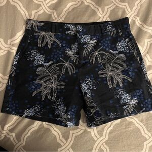 Navy patterned 5" shorts